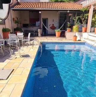 Velha House | Theora Quarto Amora
