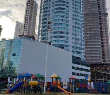 Pioneiros Apartment | LOFT Prédio frente MAR Garagem Piscina Academia Portaria 24 h