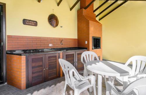 Guaratuba House | Casa Guaratuba-Barra do Saí - "Recanto de Milady" - 80 m da Praia