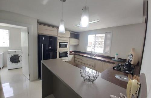 Andorinha Apartment | Lindo Apartamento com 5 suítes perto do mar! No melhor lugar de Meia Praia