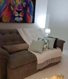 Imigrantes Apartment | Apartamento CONFORTO CLIMATIZADO prox do SHOPPING NAÇÕES prox ABBA Church - cozinha completa - Ar condicionado - WiFi - Smart Tv 32' - Youtube e Apps - estacionamento privado - Portaria 24h - Acomoda até 8 pessoas - Anfitriã SuperHost no BNB 5 Estrelas