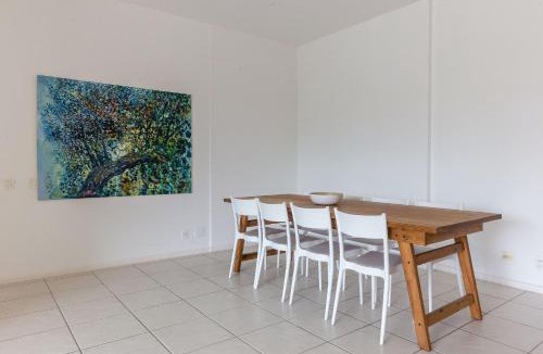 Jurere Apartment | Apt with pool 250m from Jurerê Beach AYA201