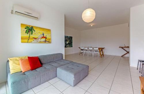 Jurere Apartment | Apt with pool 250m from Jurerê Beach AYA201
