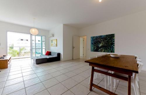 Jurere Apartment | Apt with pool 250m from Jurerê Beach AYA201
