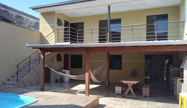 Sobrado com piscina em Caiobá