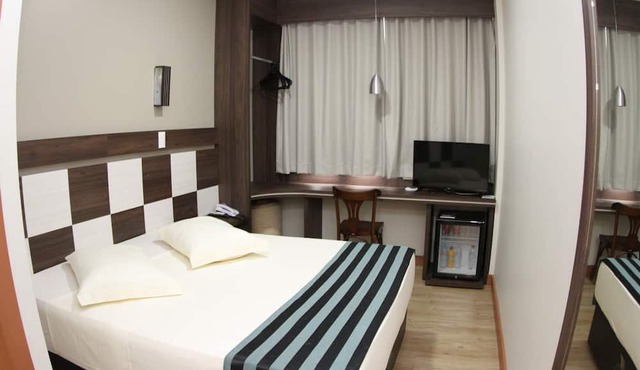 Hotel Maestro Express