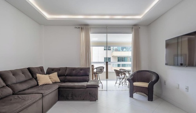 Apt w/BBQ & Balcony, 450m From the Beach Sit1202