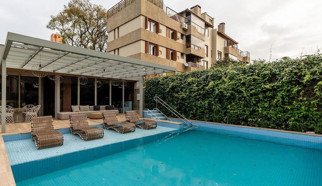Luxury and Sophisticated Studio Apartment with Garage LBO203