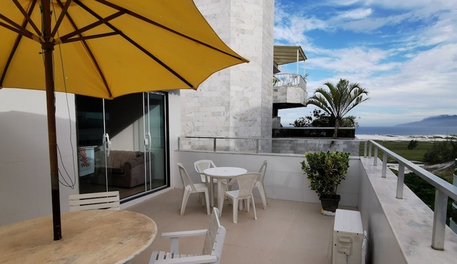 Cozy apartment with terrace and barbecue within walking distance of the beach.