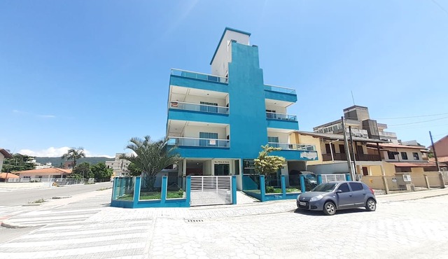 211, 2-bedroom apartment near the beach