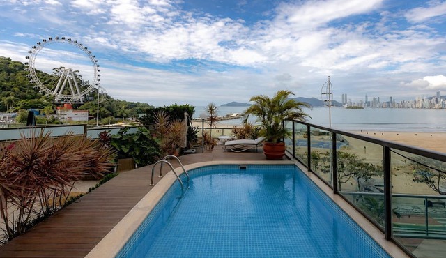 Apto com Hidro, Piscina, Vista do Mar e da Roda FG
