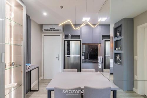 Ap in Condo with Pool 350m from Meia Praia IFT0808