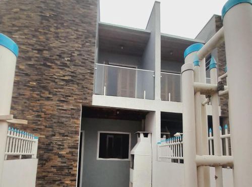 Duplex com 2 quartos perto do mar