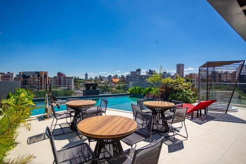 Batel Designer + Garagem priv. Rooftop Pool