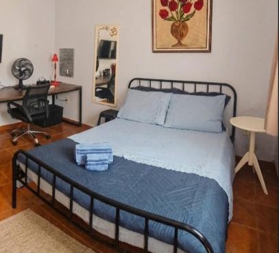 Quarto Aconchegante com Wi-Fi self check-in e garagem