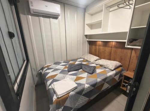 Studio 2 com Estacionamento Ar Condicionado Quente e Frio perto de tudo