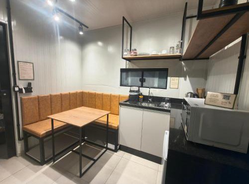Studio 1 com Ar condicionado Quente e Frio Completo perto de tudo WIFI e lavanderia