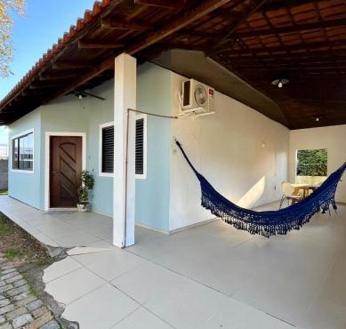 Casa Familiar, Churrasqueira, Quintal, 5 min da Praia e Aeroporto