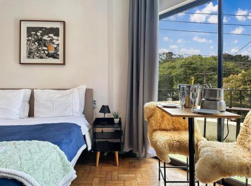 Pousada em Campos do Jordão com Linda Varanda Garagem Home Office