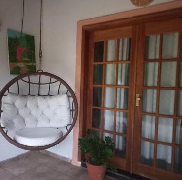 Quarto na mata Jasmim in Guararema