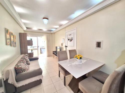 Apartamento na UBATUBA há 1 quadra do mar com AR