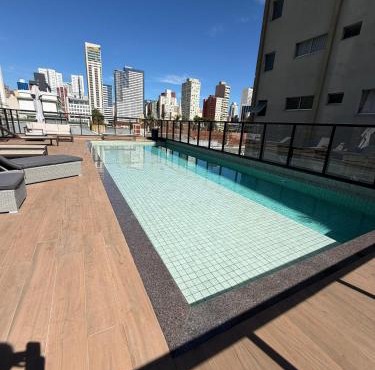 Studio moderno e completo com ótima localização