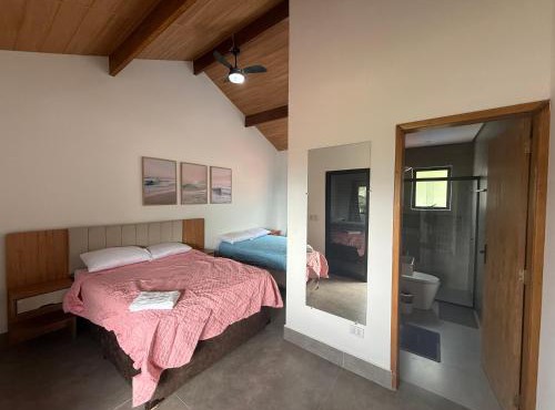 Casa 4 Suites a 200m da Praia ate 14 pessoas Sao Sebastiao in São Sebastião