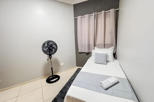 Casa no Jd Oriental, ar condicionado e vaga