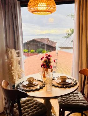 Cabana com banheira de Hidro e vista para o mar, privativa e tranquila localização excelente