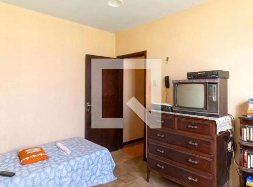 Apartamento 04 old no Capão da Imbuia