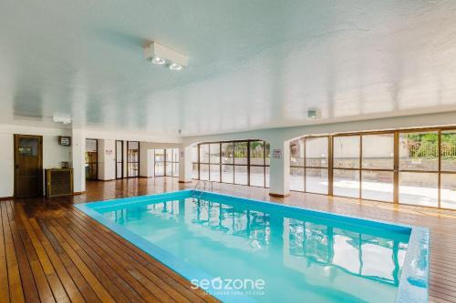 Units in Building with Swimming Pool in Gramado - MDC