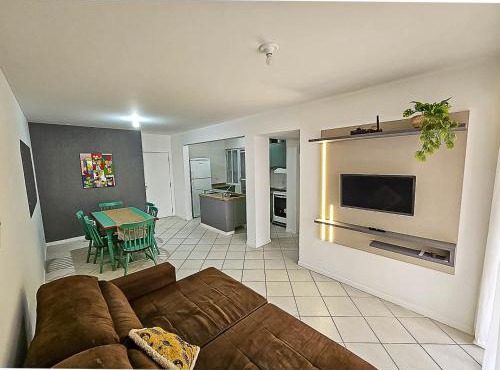 Lindo Ap condomínio Villa Giardino ótima localização .