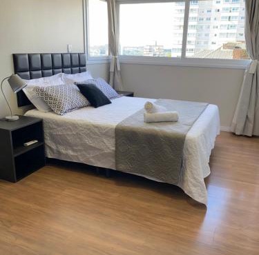 Dallas apartamentos na Via Gastronômica-Estacionamento-Amplos e equipados-Wifi
