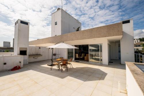 Floripa Cobertura Brisas Jurerê com Terraço de Luxo