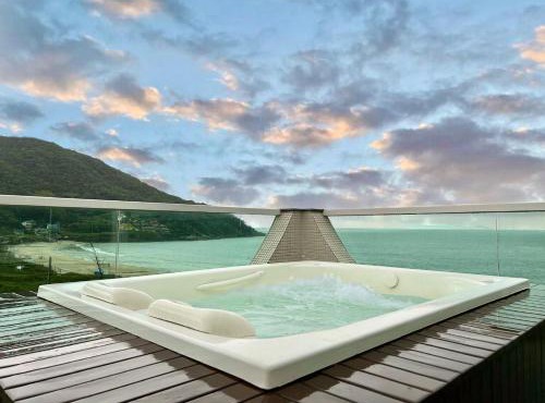 110 - Cobertura com vista panorâmica em 4 ilhas