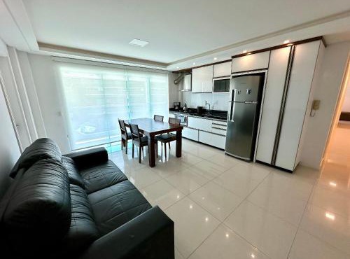 Residencial Ilha do Arvoredo - Praia de 4 Ilhas, próximo ao mar.
