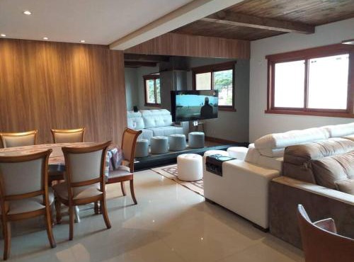 Espaçoso em Gramado4quartos Churrasqueira & Lareira & Lavanderia até 21Pax