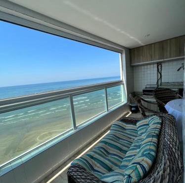 Mongaguá com vista para o Mar pé na areia